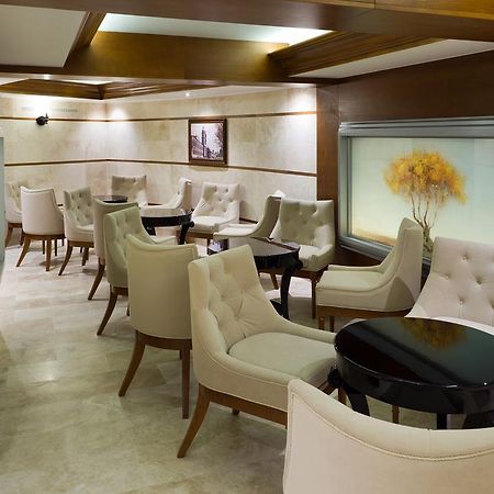 Hotel Central Nyiregyhaza Bagian luar foto